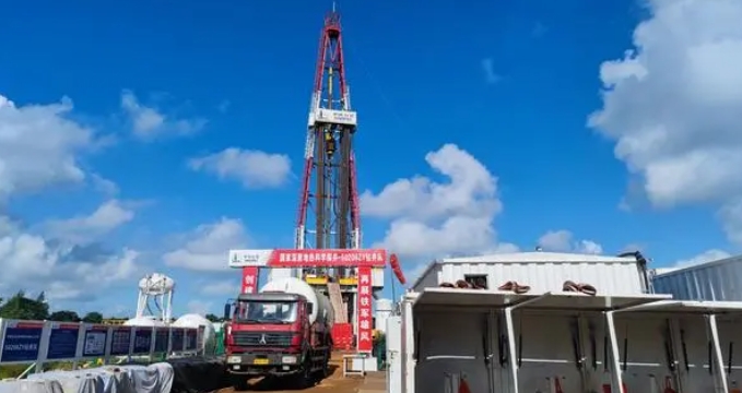 我國最深地?zé)峥铺骄赉@ 助力深層地?zé)豳Y源規(guī)?;_發(fā)利用-地大熱能 我國最深地?zé)峥铺骄赉@ 助力深層地?zé)豳Y源規(guī)模化開發(fā)利用-地大熱能